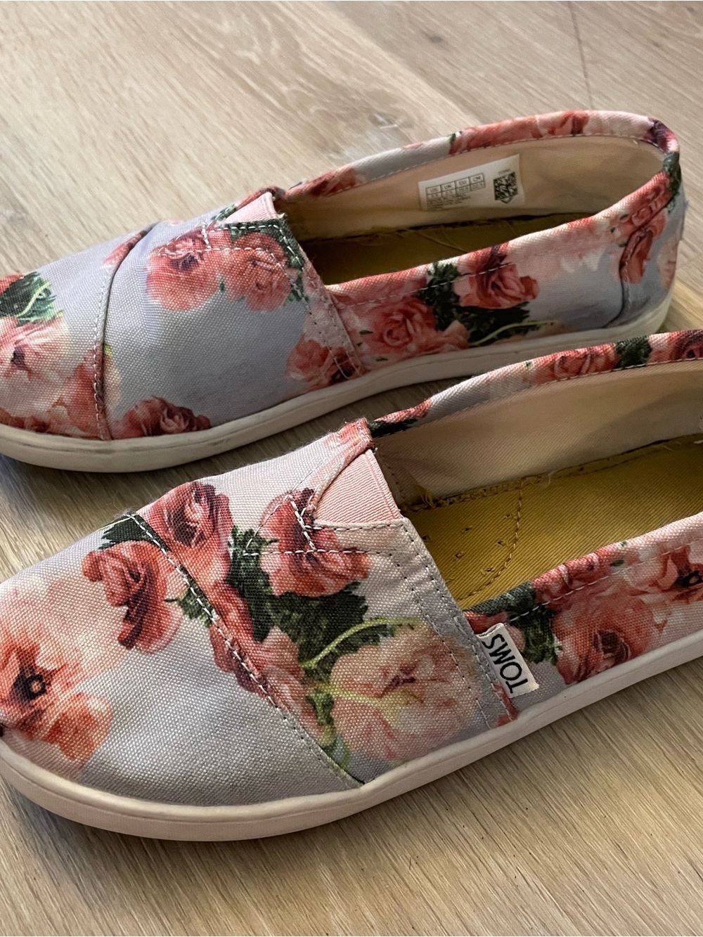 TOMS Floral Slip-On Shoes Kids 3.5